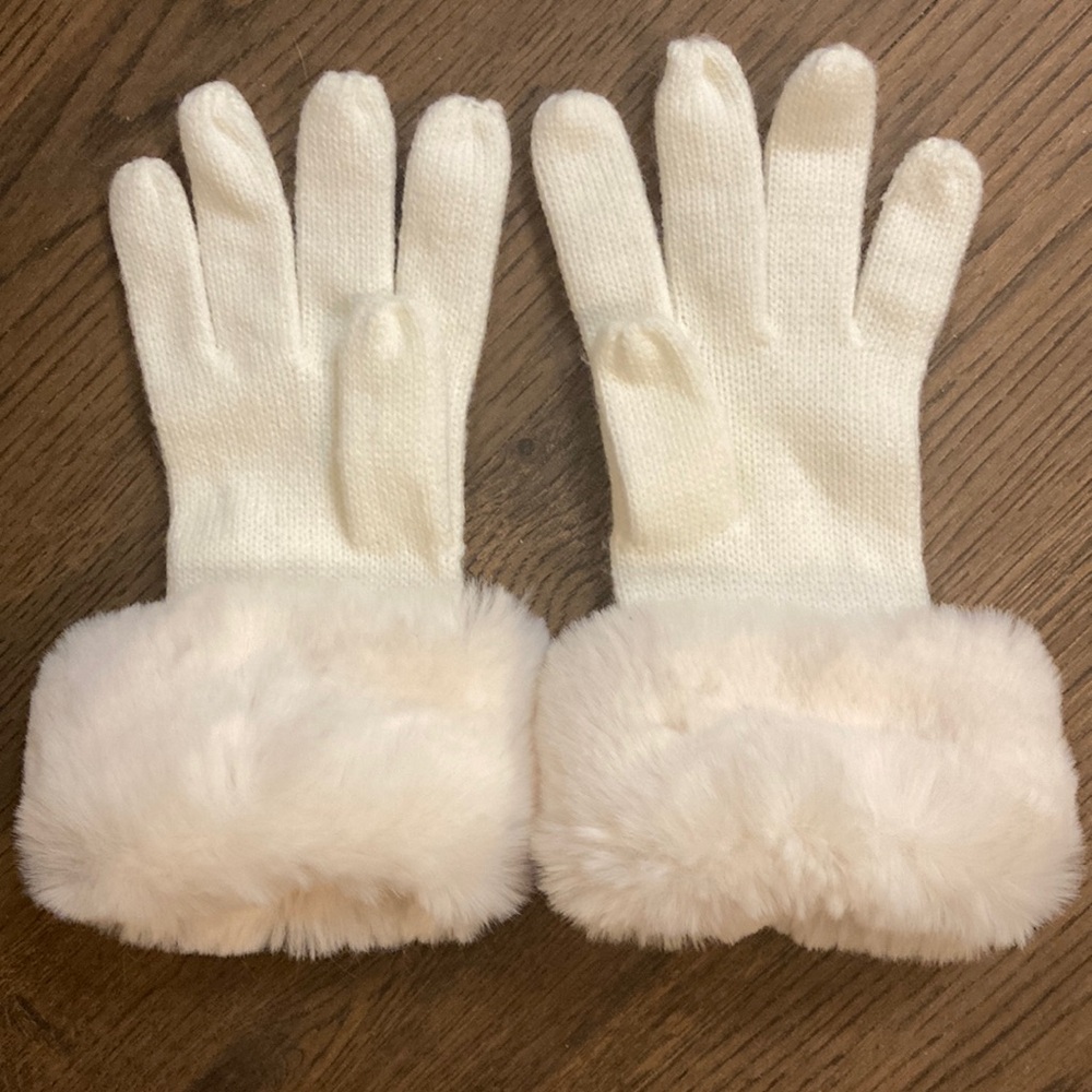 LC Lauren Conrad Cream Faux Fur Cuff Knit Gloves
